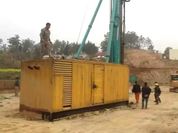 仁兴镇如何判断水冷式机油散热器密封件是否需要更换？